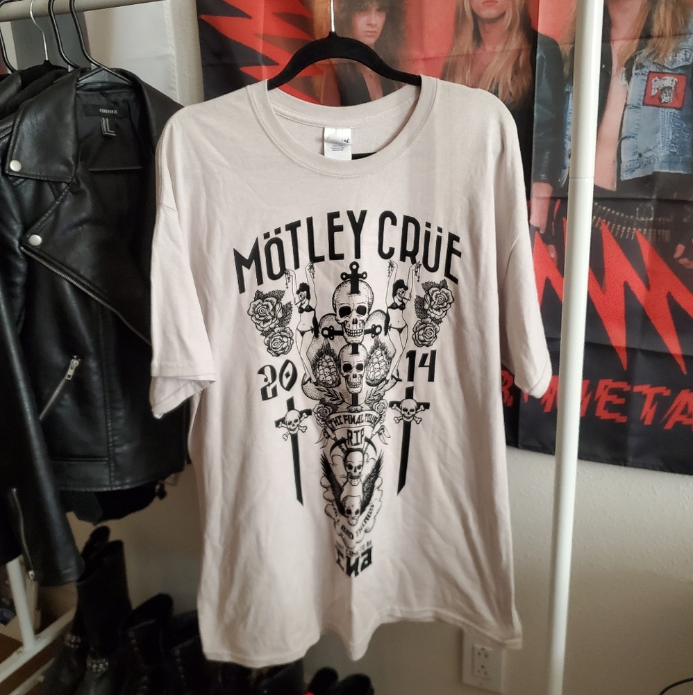 Motley Crue shirt